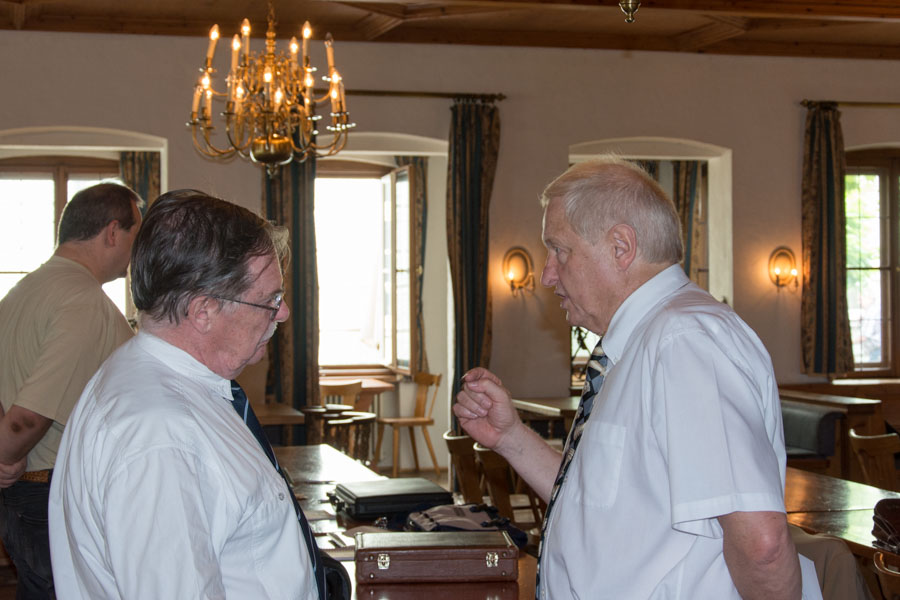 Dr. Klaus-Norbert Münch im Gespräch mit Peter Eberl vor Beginn des Kongresses.